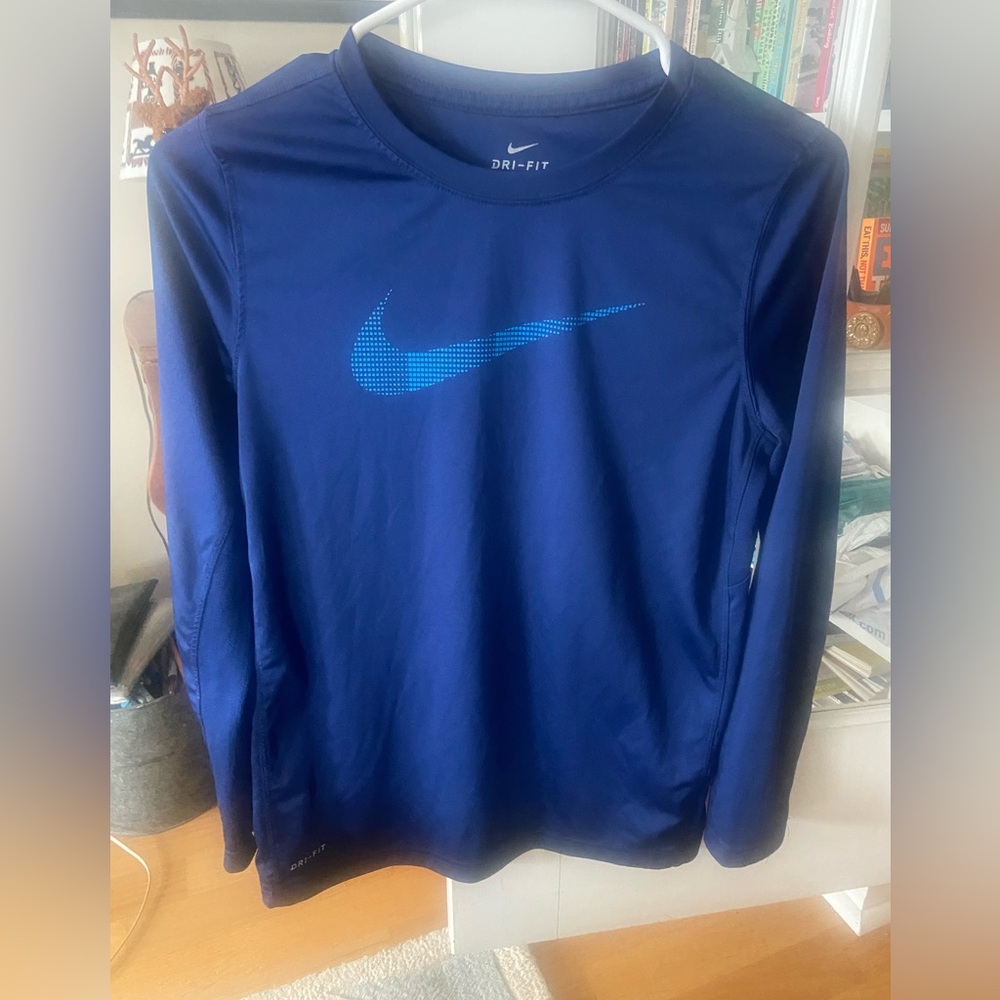Nike Boys Large Dry Fit Long Sleeve Top